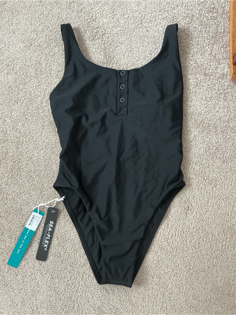 JOLYN GEMMA SURF ONE PIECE BATHINGSUIT- SIZE SM—BLACK- NEW WITH TAGS